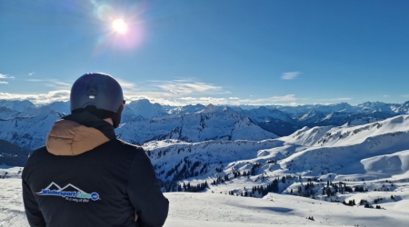 Wintersport in een Oostenrijk skigebied.